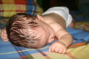 "צוואר מסובב" אצל תינוקות